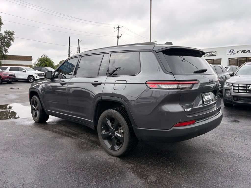 Used 2023 Jeep Grand Cherokee L Laredo AWD/4WD image 5