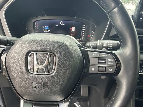 Certified 2025 Honda Pilot Elite image 32