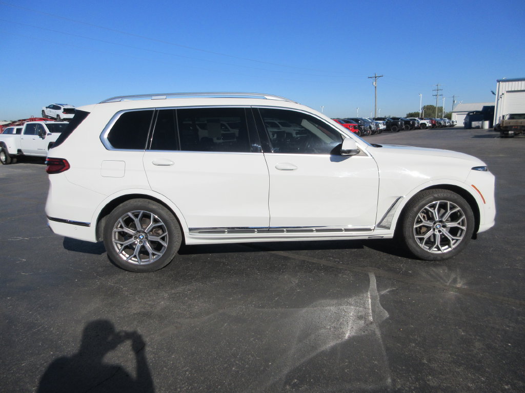 Used 2024 BMW X7 xDrive40i w/ Premium Package AWD/4WD image 4