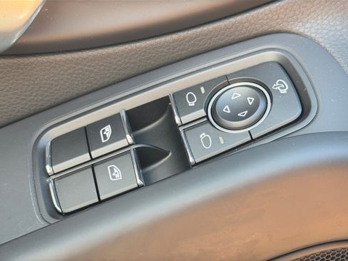 Certified 2025 Porsche 718 Cayman RWD image 16