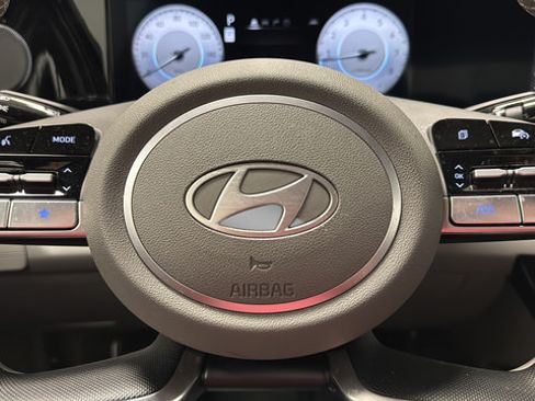 Used 2024 Hyundai Elantra SEL w/ Convenience Package FWD image 16