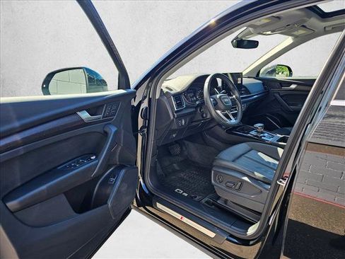 Used 2023 Audi Q5 2.0T Premium w/ Convenience Package AWD/4WD image 18