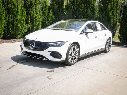 Used 2023 Mercedes-Benz EQE 350+ 4MATIC Sedan image 5