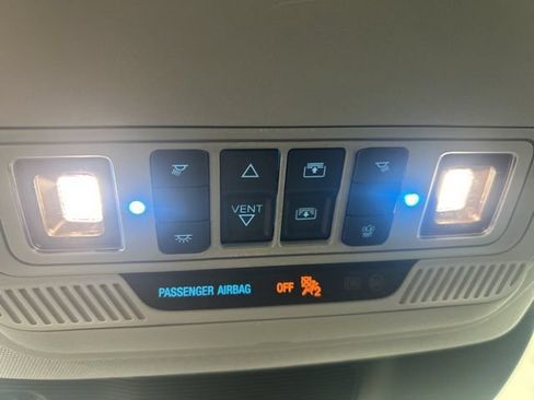 Used 2021 Ford Explorer XLT w/ Equipment Group 202A AWD/4WD image 19