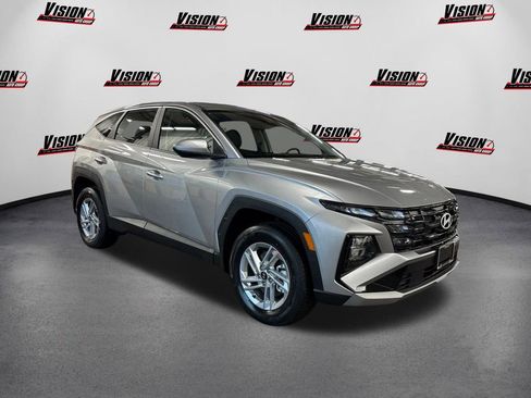 New 2026 Hyundai Tucson SE image 3