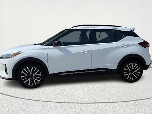 Used 2024 Nissan Kicks SR image 5