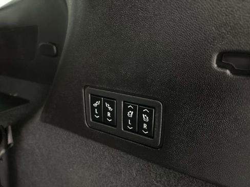 Used 2023 Cadillac XT6 Sport image 35