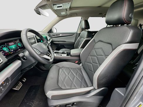 Used 2024 Volkswagen Atlas Peak Edition SE AWD/4WD image 13
