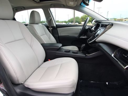 Used 2018 Toyota Avalon Limited w/ All Weather Liner Package FWD image 8