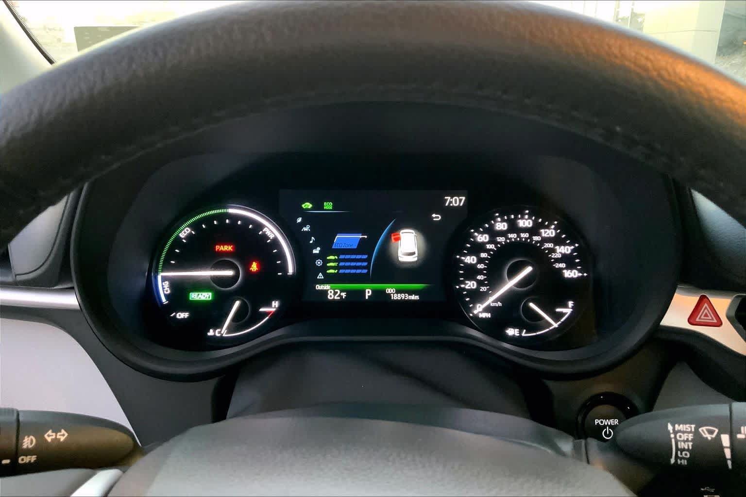 Used 2025 Toyota Sienna XLE FWD image 23