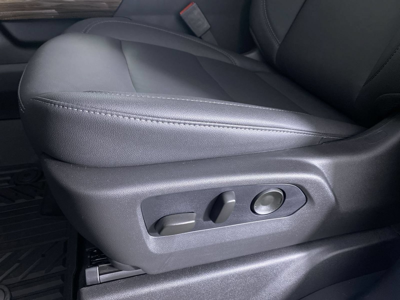 New 2026 Chevrolet Silverado 1500 RST w/ RST All Star Premium Package AWD/4WD image 10