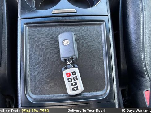 Used 2017 Toyota Sienna SE w/ SE Preferred Package image 16