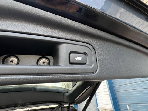 Used 2022 Honda Pilot TrailSport image 9