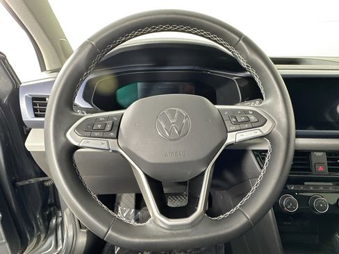 Used 2023 Volkswagen Taos SE image 11