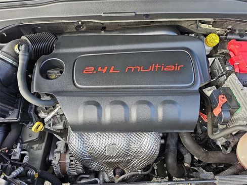 Used 2021 Jeep Renegade Latitude image 28