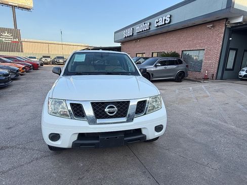 Used 2016 Nissan Frontier SV RWD image 9