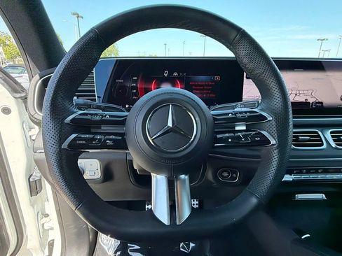 Used 2024 Mercedes-Benz GLS 450 4MATIC image 24