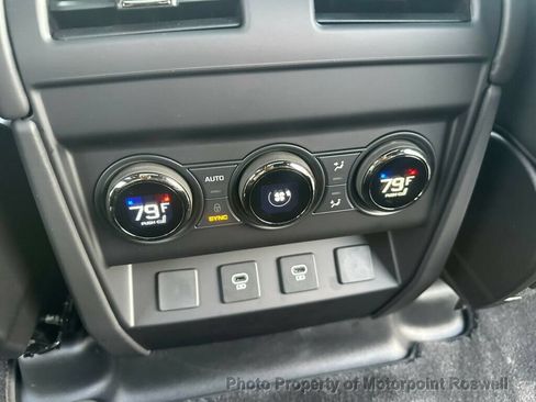 Used 2025 Land Rover Defender 110 OCTA AWD/4WD image 21