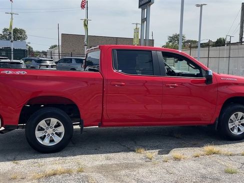 Used 2025 Chevrolet Silverado 1500 LT image 3