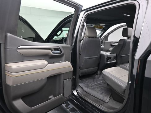 Used 2023 Chevrolet Silverado 1500 ZR2 w/ Technology Package image 16