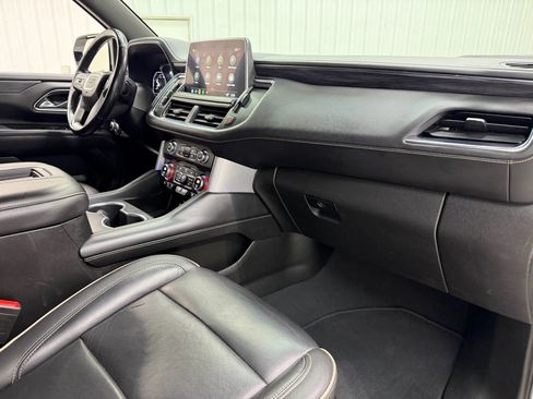 Used 2021 GMC Yukon SLT w/ Rear Media and Nav Package image 14