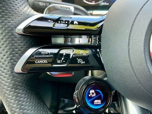 Used 2025 Mercedes-Benz GLA 35 AMG 4MATIC image 31