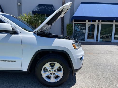Used 2017 Jeep Grand Cherokee Laredo RWD image 31