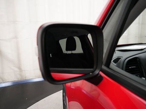 Used 2018 Jeep Renegade Altitude AWD/4WD image 23
