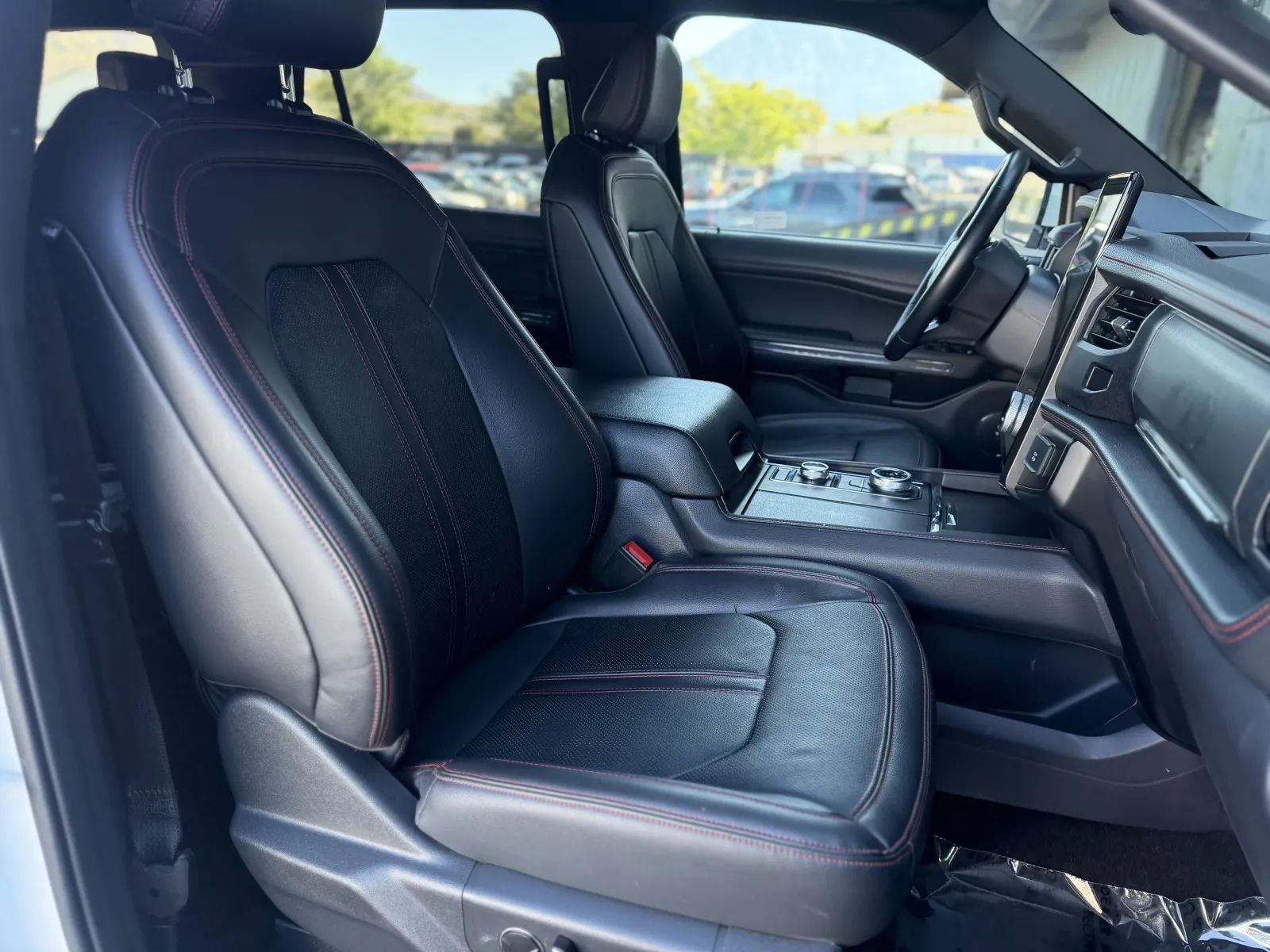 Used 2024 Ford Expedition Max Limited AWD/4WD image 21