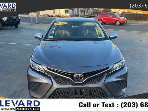 Used 2019 Toyota Camry SE image 12