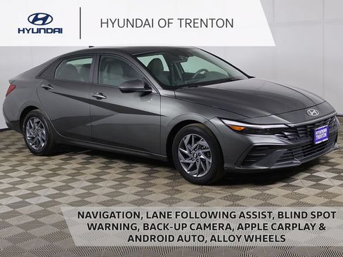 Used 2024 Hyundai Elantra SEL FWD image 1