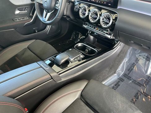 Used 2023 Mercedes-Benz CLA 250 image 18
