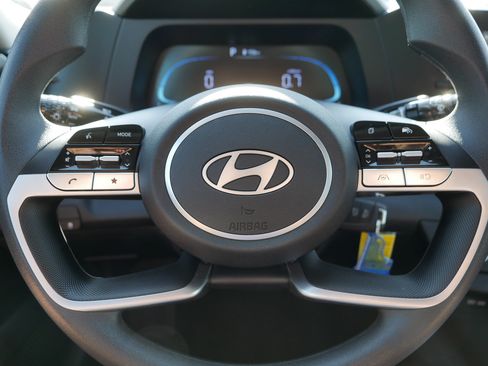 Certified 2025 Hyundai Elantra SE FWD image 25