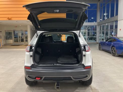 Used 2020 Jeep Cherokee Trailhawk w/ Cold Weather Group image 25