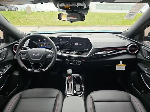 New 2026 Chevrolet Trax RS w/ Sunroof Package FWD image 19
