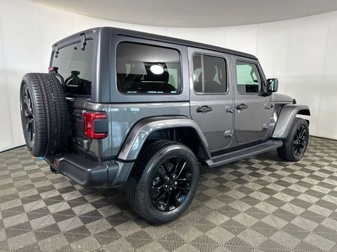 Used 2023 Jeep Wrangler Unlimited Sahara w/ Cold Weather Group AWD/4WD image 3