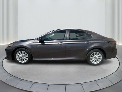 Used 2024 Toyota Camry LE image 10