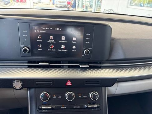 Certified 2024 Kia Carnival LX FWD image 15