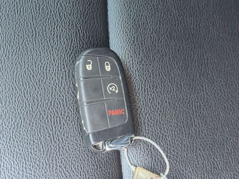 Used 2025 Jeep Compass Limited AWD/4WD image 25