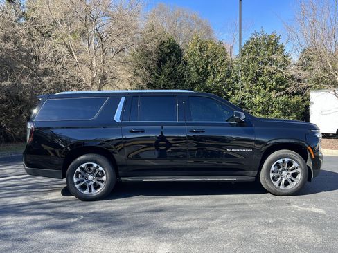 New 2026 Chevrolet Suburban LT w/ Comfort Package image 10