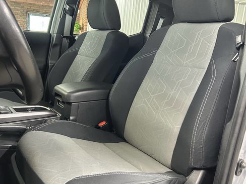 Used 2020 Toyota Tacoma TRD Off-Road image 23