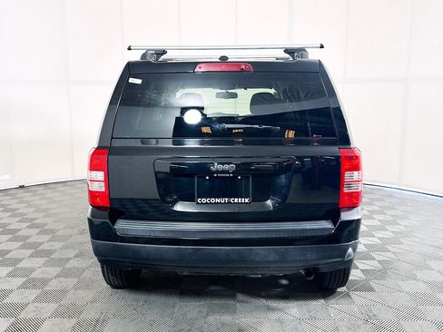 Used 2017 Jeep Patriot Sport w/ Power Value Group FWD image 4