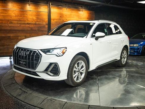 Used 2022 Audi Q3 2.0T Premium Plus w/ Premium Plus Package AWD/4WD image 2