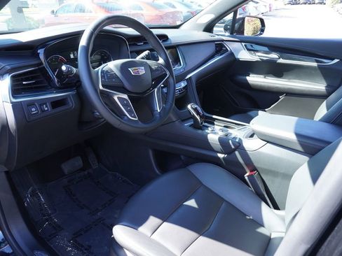 Certified 2025 Cadillac XT5 Premium Luxury image 17