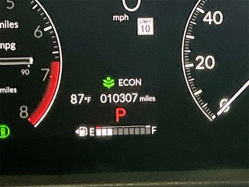 Used 2024 Honda HR-V EX-L image 12