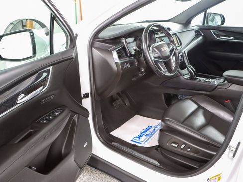 Used 2022 Cadillac XT5 Premium Luxury AWD/4WD image 3