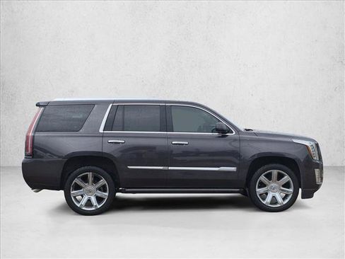 Used 2015 Cadillac Escalade Premium RWD image 4