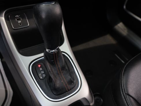 Used 2021 Jeep Compass Latitude FWD image 10