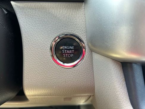 Used 2018 Toyota Highlander XLE FWD image 30