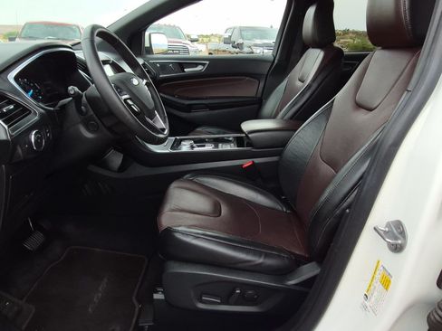 Used 2020 Ford Edge Titanium w/ Equipment Group 301A FWD image 14